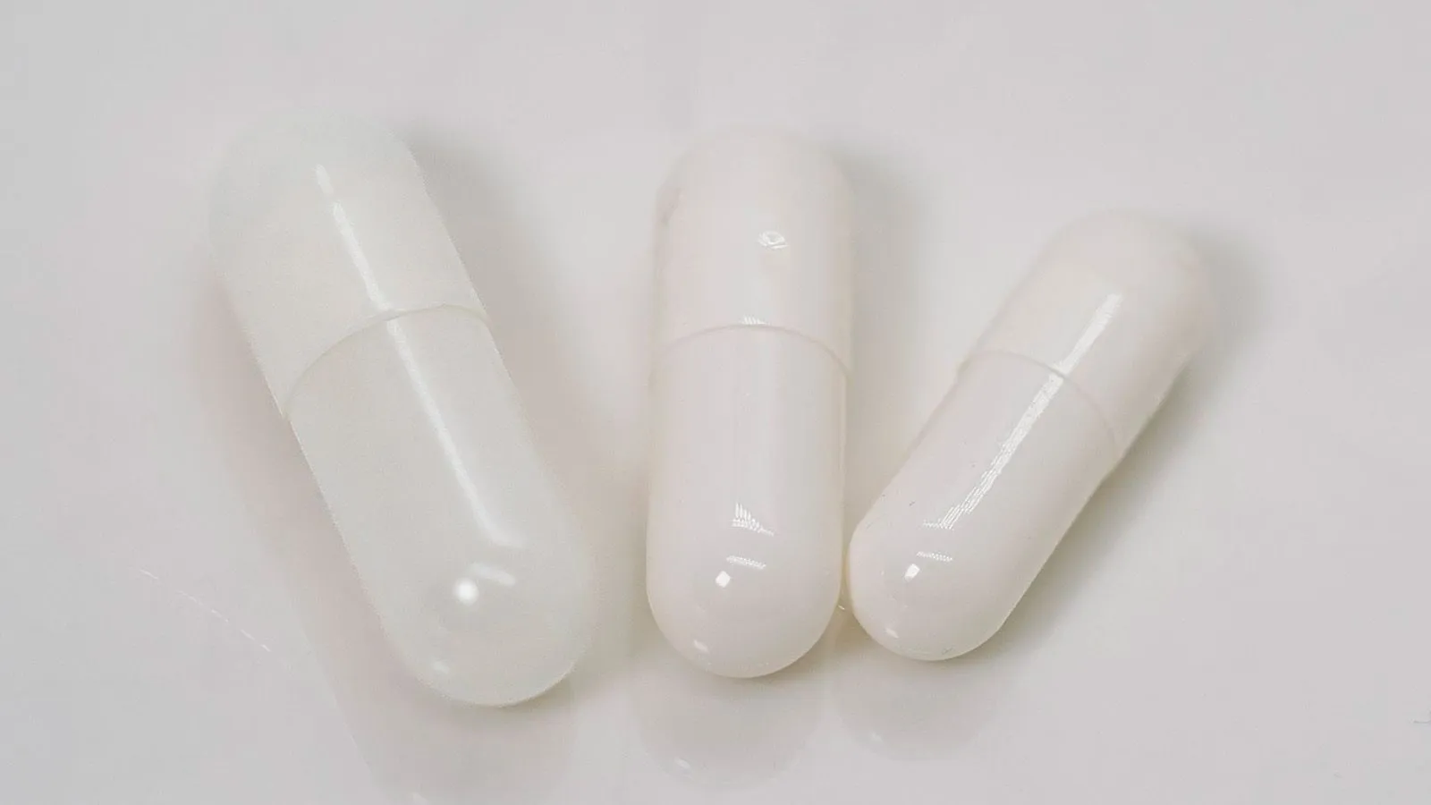 Капсулы твёрдые желатиновые белые